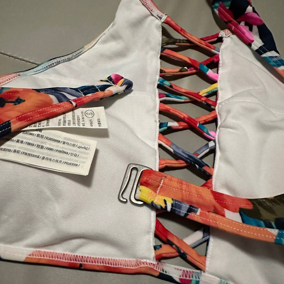 Hollister Women’s Bikini Swim Top Orange Floral Print Size Small - Picture 5 of 5